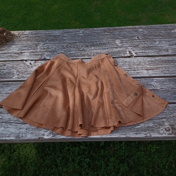 Design Lab faux suede skirt - Picture 5 of 12